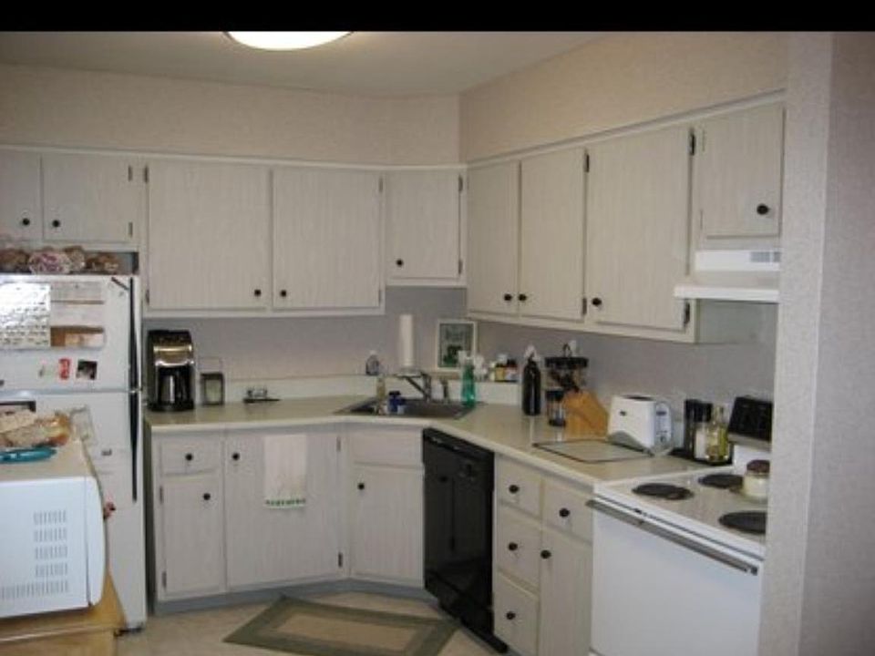 2nd image of 59 Knights Brg APT C