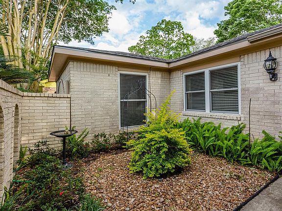 5th image of 9327 Fairdale Ln