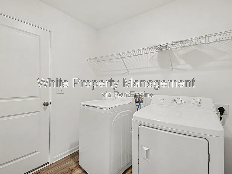 313 W 18th St — Photo 14