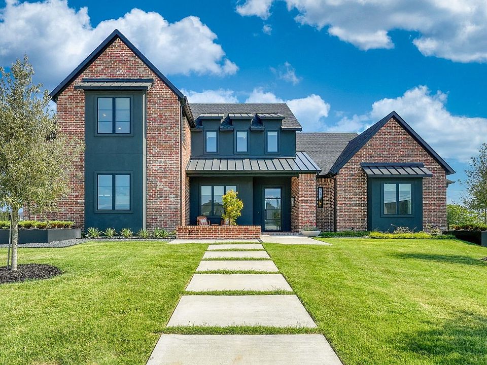 1st image of 102 Stafford Dr