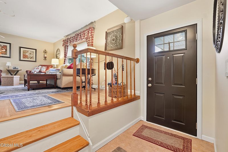 3rd image of 28 Glenmore Drive