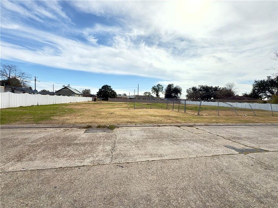 1st image of 114 Mary Ann Ave