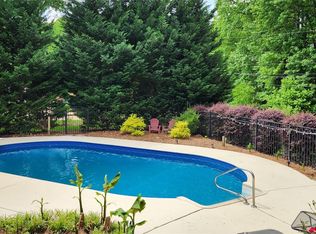 402 Hawthorne Rd, Kings Mountain, NC 28086