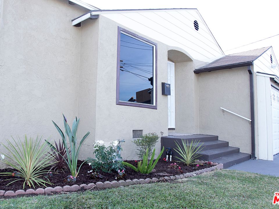 2nd image of 1620 W 106th St