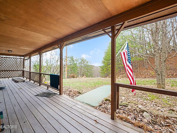 3rd image of 408 Deer Run Dr