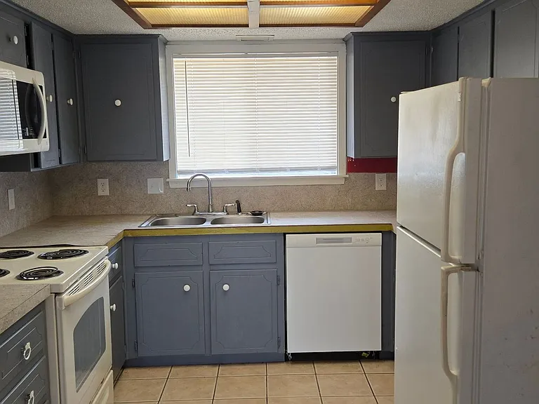 2909 Cypress Dr — Photo 7