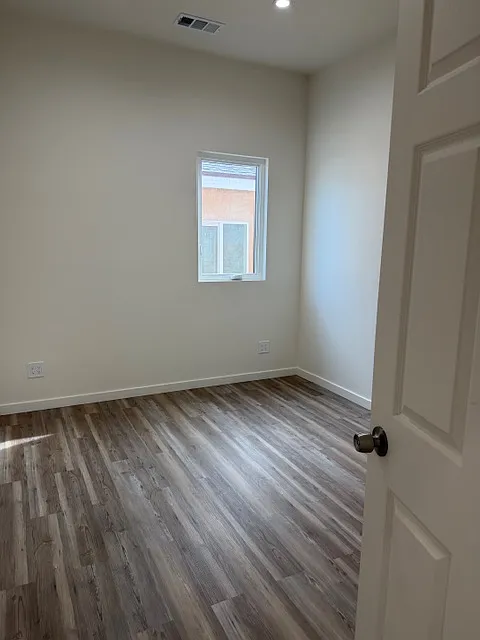 3 bed, 1200 sqft, $3,950 — Photo 3