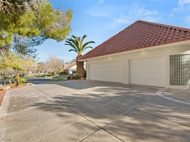 13 Dovetail Cir — Photo 59
