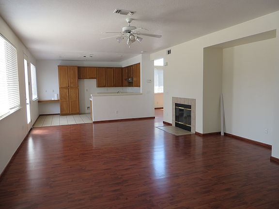 5th image of 13440 Applewood Ct