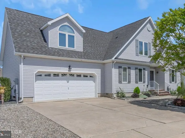 33 Peaksail Dr, Bayville, NJ 08721