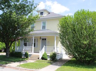 19 Hayes St, Cranston, RI 02920