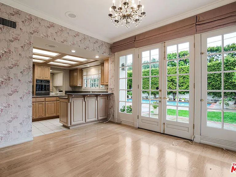 604 N Linden Dr — Photo 15