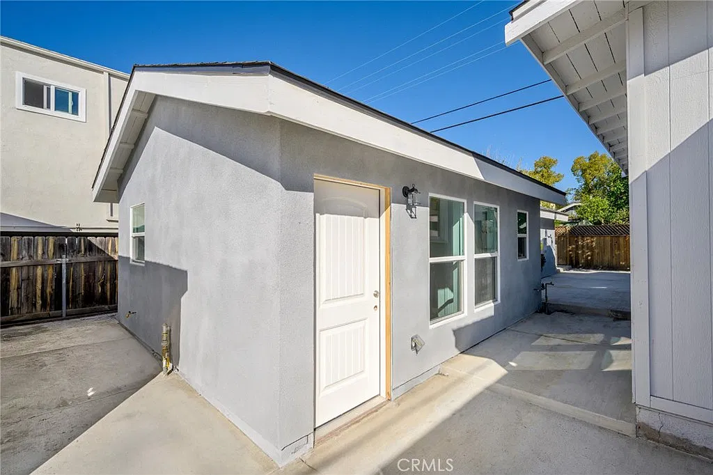 1233 Orange Grove Ave — Photo 1