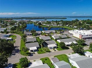 9506 Kingston Dr, Bradenton, FL 34210