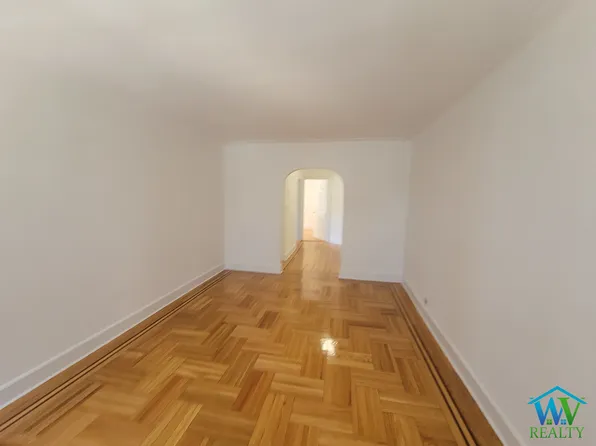 160 Beach 117th St #5J, Far Rockaway, NY 11694