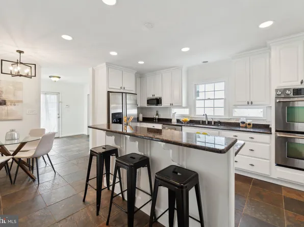 6428 Langston Blvd, Arlington, VA 22205
