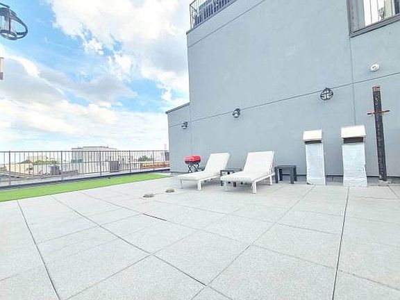 5th image of 14 Jefferson Ave #3A
