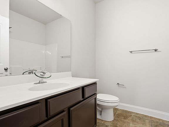 4th image of 75 Rising Meadow Ln