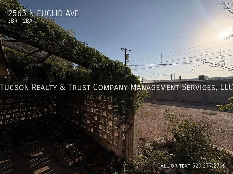 2565 N Euclid Ave — Photo 11