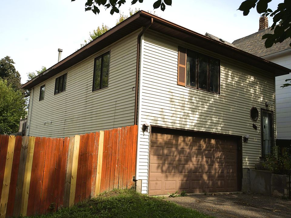 2nd image of 1639 4th St E