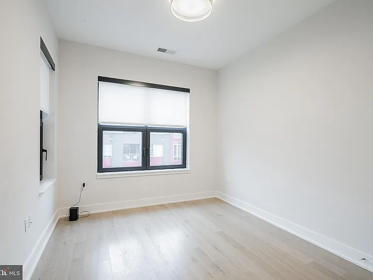 701 Swann Ave #503 — Photo 21