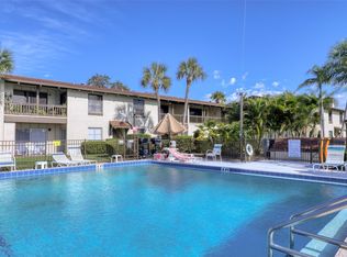 505 Plaza Seville Ct APT 9, Treasure Island, FL 33706