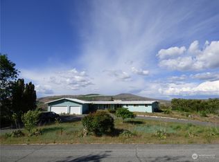 2412 Highland Dr, Bridgeport, WA 98813