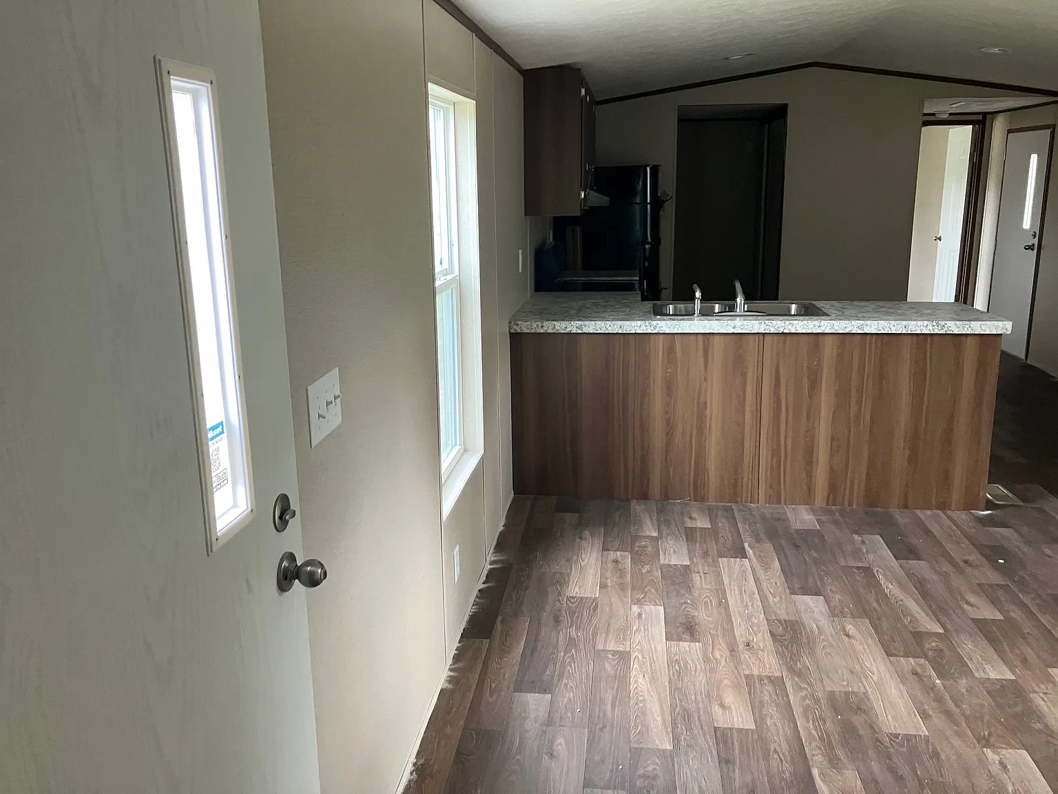 3 bed, $1,100 — Photo 3