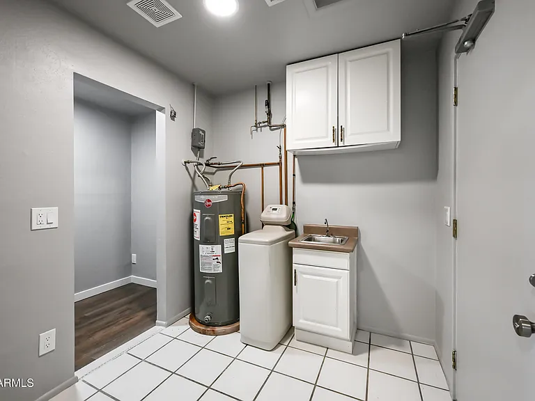 5833 W John Cabot Rd — Photo 28