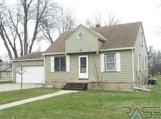 703 W Warren St, Luverne, MN 56156