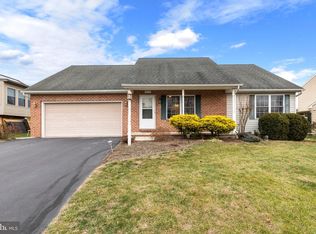 905 Hedgewyck Ln, Elizabethtown, PA 17022