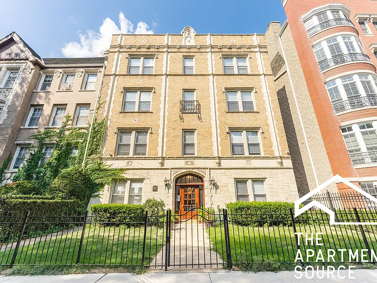640 W Wrightwood Ave #208 — Photo 11