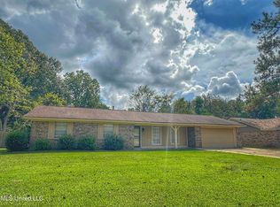 70 Crossgates Dr, Brandon, MS 39042