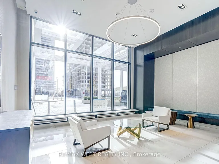 9000 Jane St #2521 — Photo 2