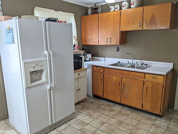 4th image of 62 McCall St