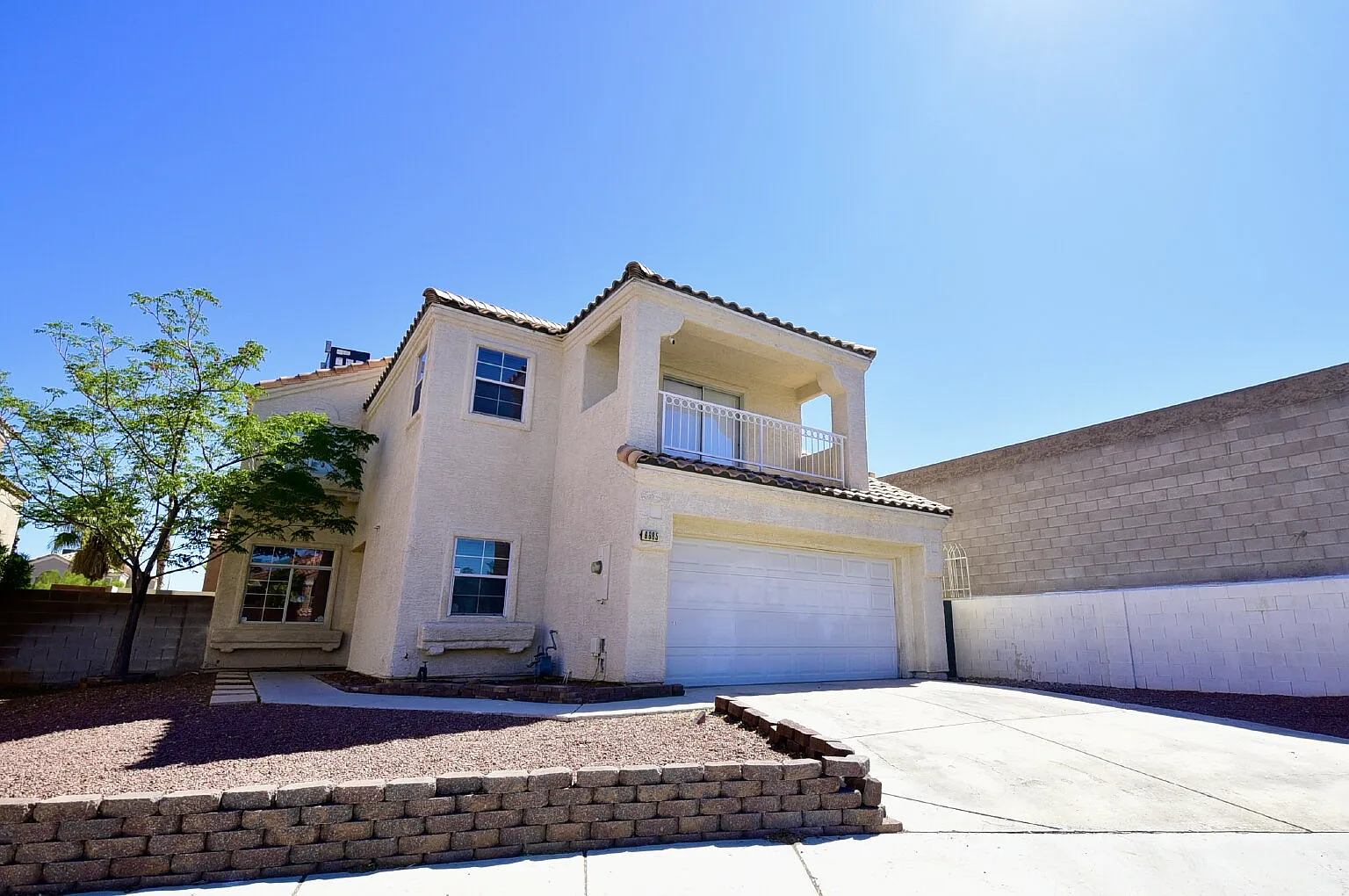 3 bed, 2.5 bath, 1887 sqft, $2,350 — Photo 1