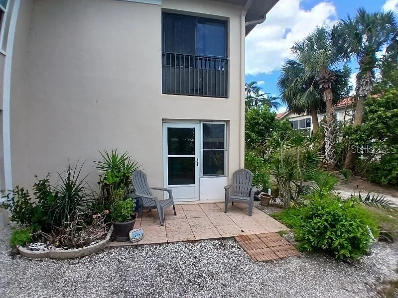 1 bed, 1.5 bath, 860 sqft, $1,675 — Photo 2