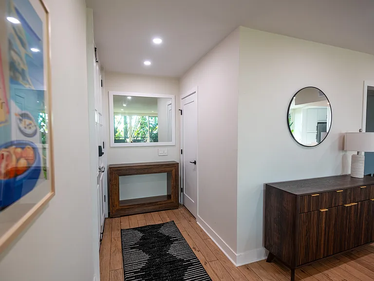 8401 Fountain Ave #4 — Photo 11