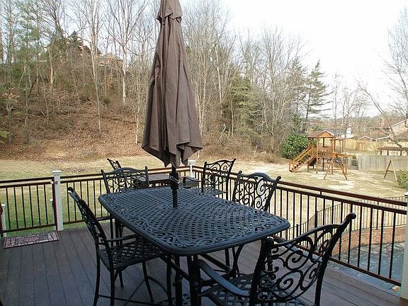 3rd image of 2636 Wildwood Dr