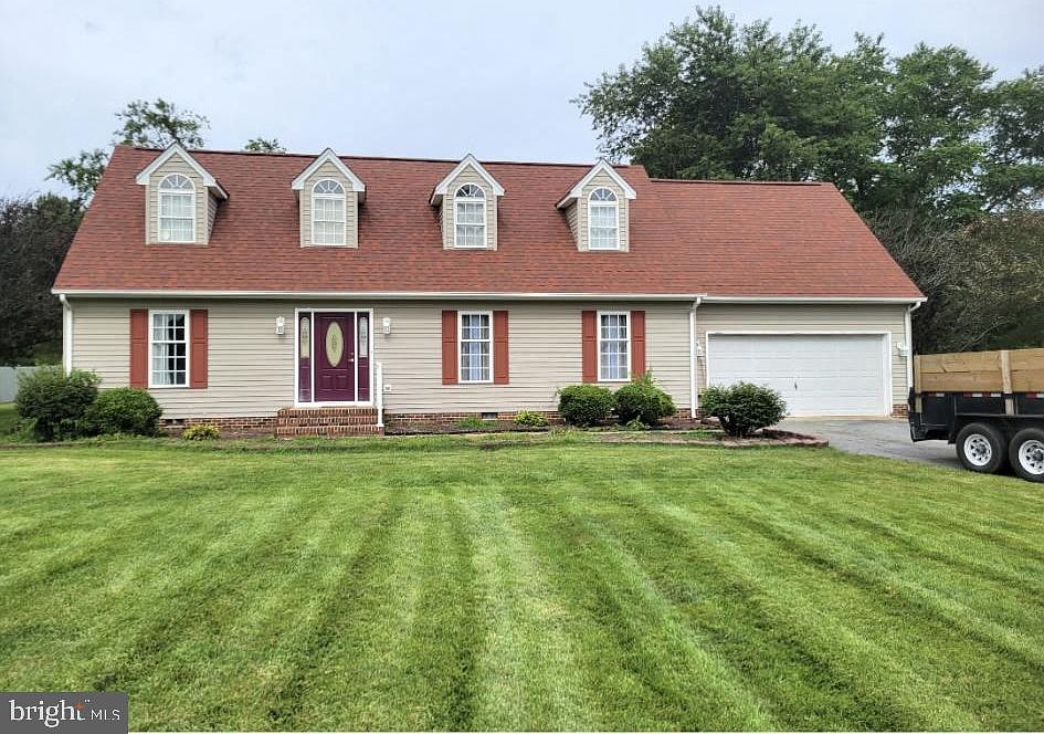 1st image of 5916 Oxbridge Dr
