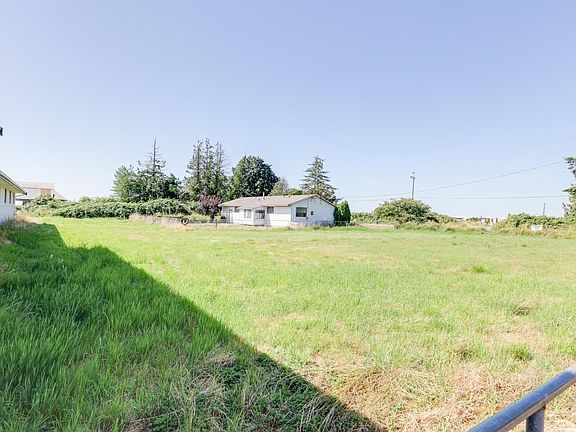 4th image of 4774 104th St