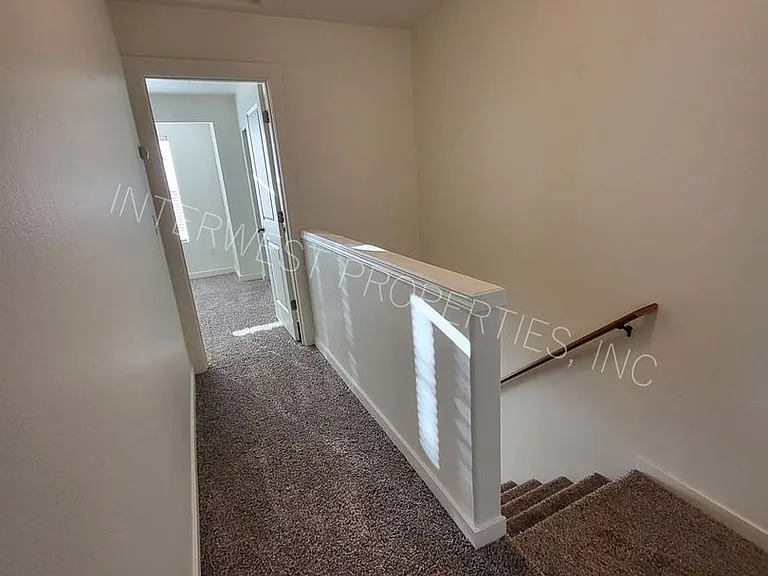 520 NE 128th Ave — Photo 28