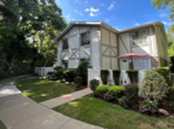 2nd image of 341 Birchwood Rd