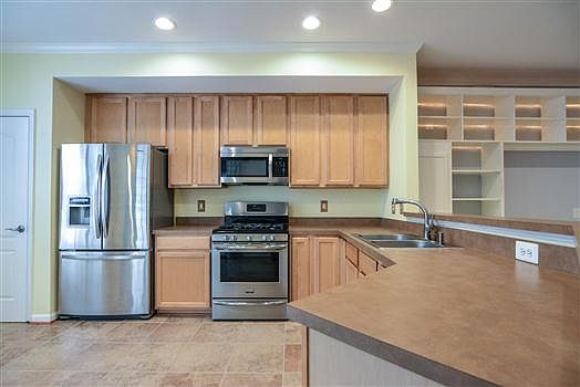3rd image of 6004 Saint Hubert Ln