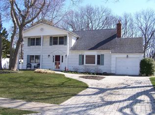 211 Ballad Cir, Holbrook, NY 11741