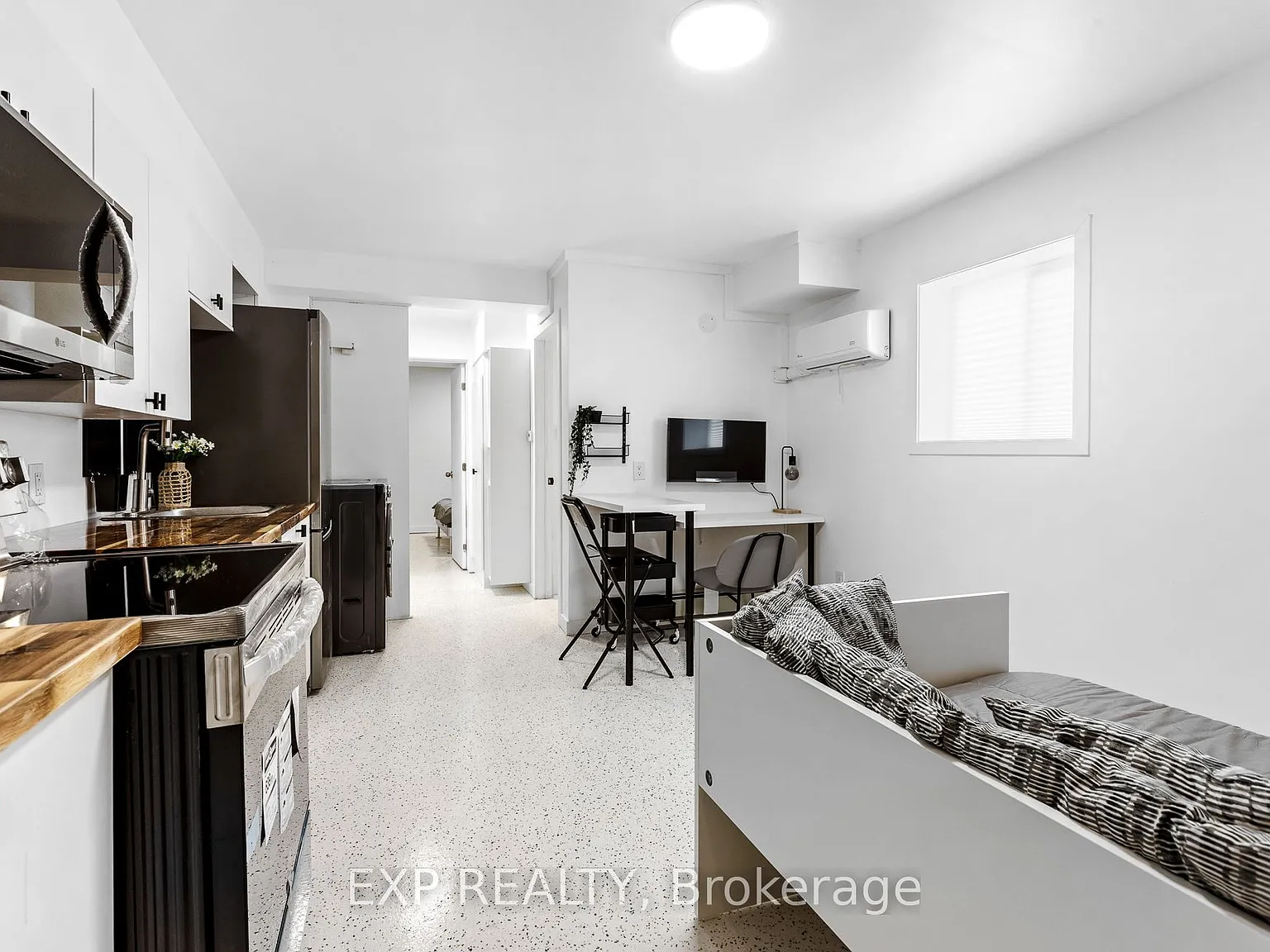 1 bed, $1,899 — Photo 3