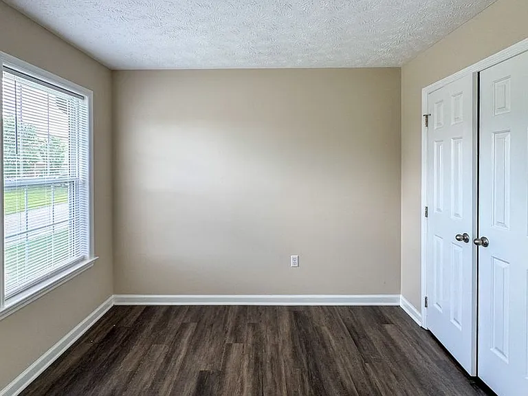 800 Connaly Dr — Photo 33