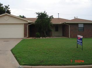 704 S 12th St, Marlow, OK 73055