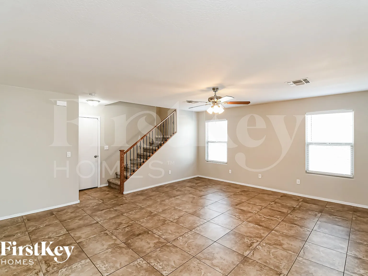 4 bed, 2.5 bath, 2010 sqft, $2,575 — Photo 2