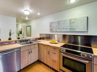 103 Madison Ave N, Bainbridge Island, WA 98110